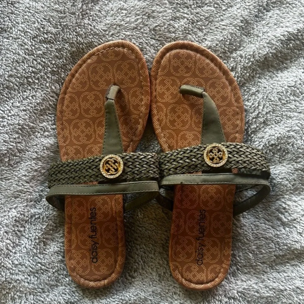 Daisy Fuentes Khaki Sandals with Gold Details